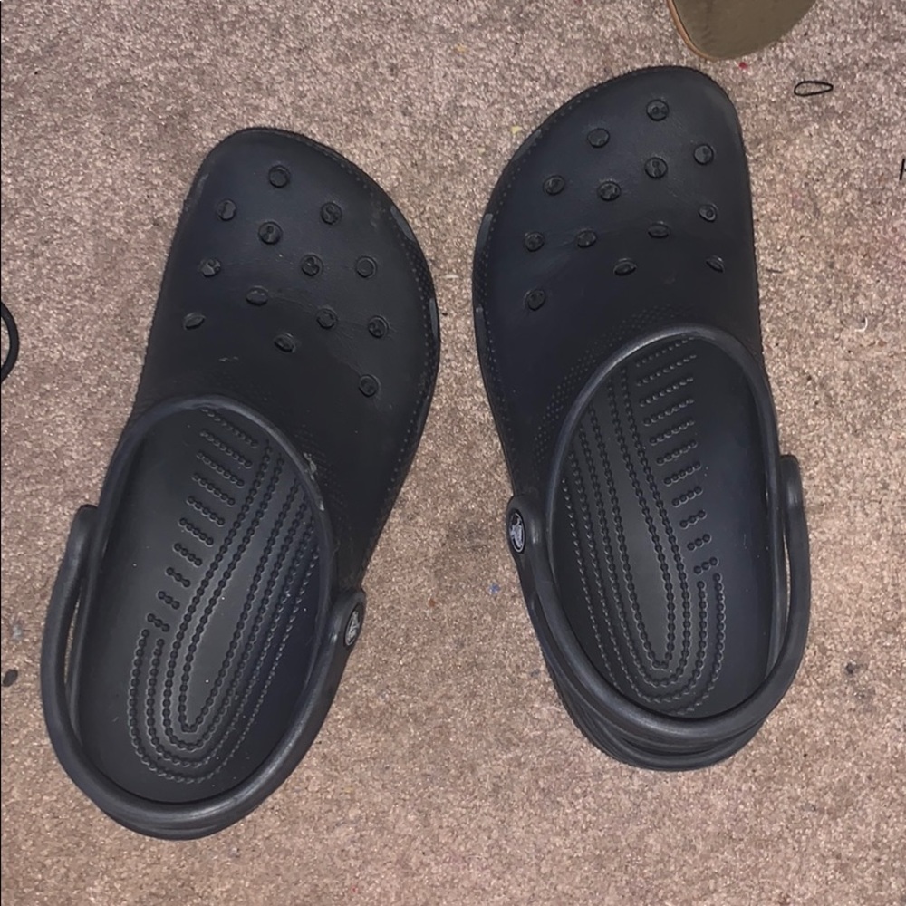 black crocs